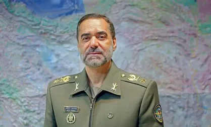 تأکید وزیر دفاع بر هوشمندسازی تولیدات صنایع دفاعی به عنوان یک راهبرد اساسی