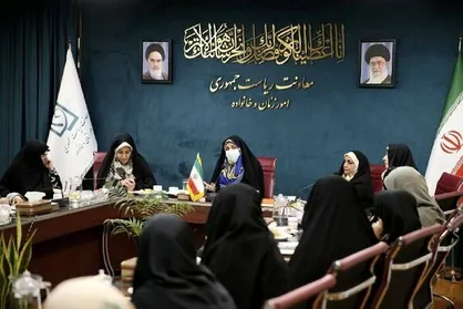 نقش زنان در دفاع مقدس/ باید صدای بی&zwnj;صدایان را بشنویم