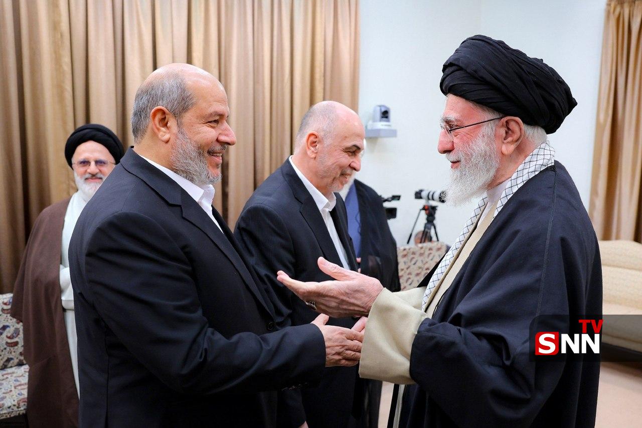 ببینید/ تصاویری از خليل الحيه در کنار رهبر شهید انقلاب ببینید/ تصاویری از خليل الحيه در کنار رهبر شهید انقلاب