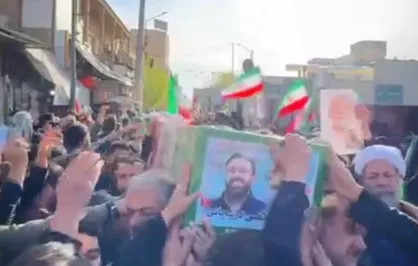 ورود پیکر مطهر شهید دکتر لاریجانی و فرزند شهیدش به حرم مطهر حضرت معصومه (س)