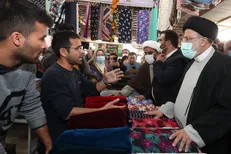 بازدید رئیسی از بازارچه مرزی اینچه برون