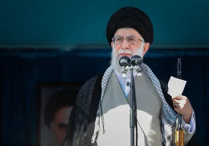 بلومبرگ: رهبر معظم ایران، ترامپ را دلقک خطاب کرد