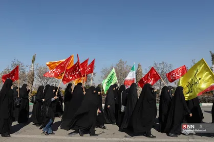 راه پیمایی دانشجویان دختر از حرم مطهر امام خمینی (ره) تا مزار شهید آوینی