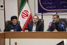 نگاهی که فرهنگ را جدا از اقتصاد و سیاست می‌انگارد، نمی‌تواند قدرت فرهنگی ایجاد کند