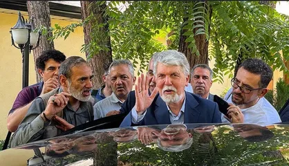 نشست خبری وزیر ارشاد؛ پرسش و پاسخی سرد در هوایی گرم و نامطبوع! / زنبیلمان را یادمان رفت بیاوریم