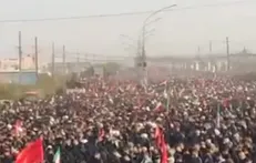 نماز چند کیلومتری بر پیکر رهبر شهید انقلاب از مسجد جمکران تا انتهای بلوار پیامبر اعظم