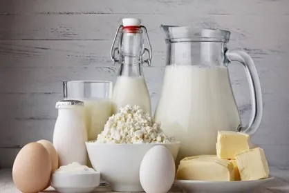 نقش مایعات و لبنیات در افزایش میزان شیر مادر