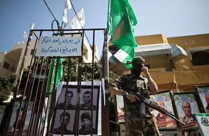 اسیر اسرائیلی ـ آمریکایی در غزه: نتانیاهو دیکتاتور است/ ما زنده باز نخواهیم گشت