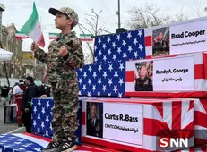 تابوت فرماندهان ارشد آمریکایی در راهپیمایی ۲۲ بهمن ماه