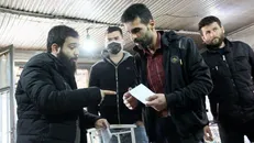 حضور میدانی دانشجویان بسیجی دانشگاه آزاد لاهیجان در روستا‌ها برای بررسی مشکلات اهالی