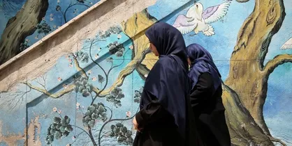 حجاب الزامی از آغاز تا امروز