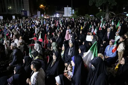 کردستانی&zwnj;ها ۲۰۰ شب در میدان؛ شیعه و سنی پای ایران ایستادند + فیلم