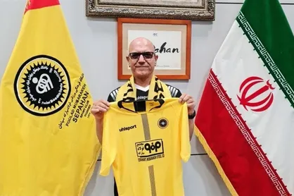 امضای قرارداد مرزبان با باشگاه سپاهان