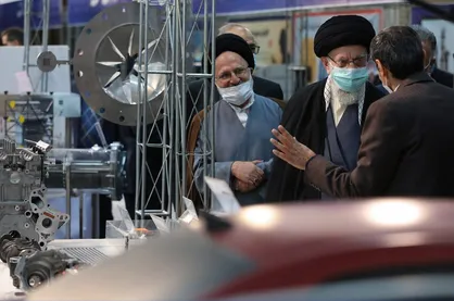 بازدید رهبر انقلاب از نمایشگاه توانمندی&zwnj;های صنعتی