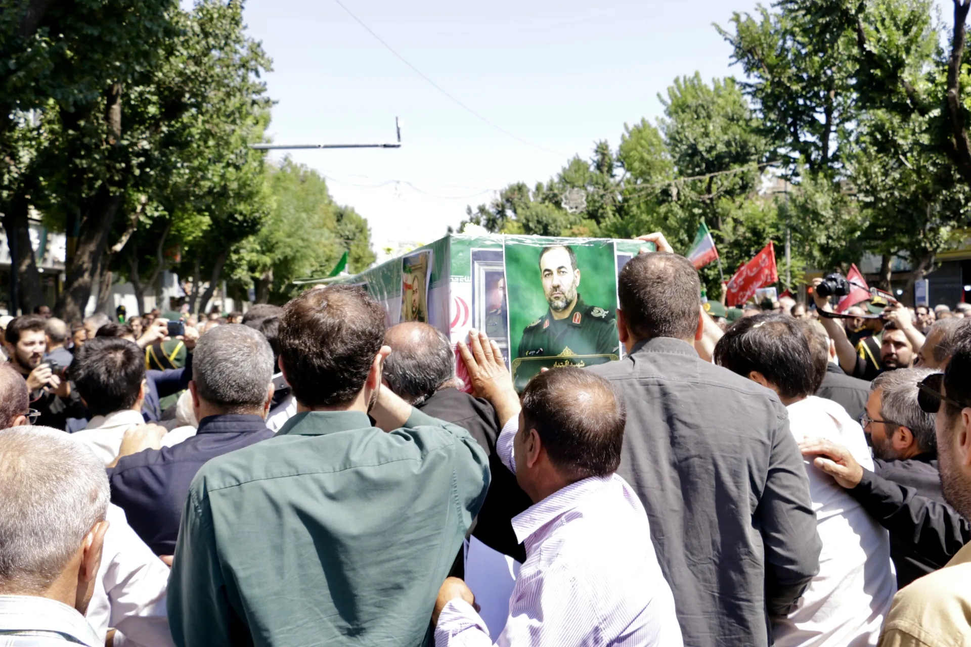پیکر مطهر شهید سرتیپ دوم «محمود ملاجباری» در تبریز تشییع شد