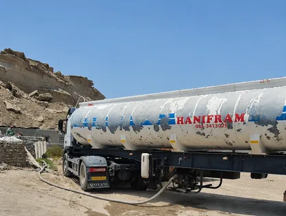 تداوم آبرسانی سیار به ۲۰ روستای جاسک پس از حمله جنایتکارانه دشمن به آب&zwnj;شیرین&zwnj;کن+تصاویر