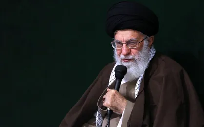 فیلم/ دعای رهبر انقلاب در جمع دانشجویان، در پایان مراسم اربعین سیدالشهدا(ع)