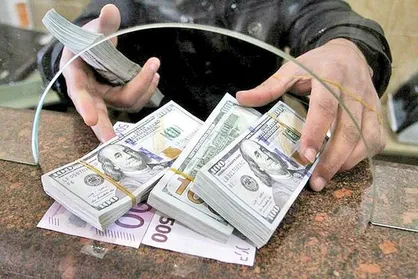 ارز دولتی؛ آری یا خیر؟ / عقب&zwnj;نشینی زودهنگام اما فرسایشی دولت دوازدهم از یک تصمیم غلط
