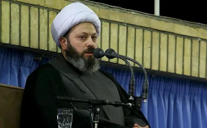 اشرافیت مسئولان به قدری زیاد شده که آب خوردن آن&zwnj;ها با مردم فرق دارد/ به جای اینکه یقه بدهکاران بانکی را بگیرند یقه کارگران را می&zwnj;گیرند