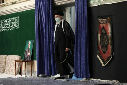 دومین شب مراسم عزاداری امام حسین (ع) با حضور رهبر معظم انقلاب برگزار شد