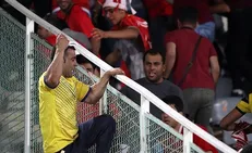 چاقوکش ورزشگاه آزادی شناسایی شد/ جدی‌تر شدن برخورد پلیس با تماشاگران متخلف