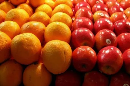 آغاز توزیع سیب و پرتقال تنظیم بازار در ۲۶۰ نقطه تهران/ قیمت کمتر از ۱۲ هزار تومان