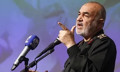 سرلشکر سلامی: تمام قدرت آمریکا آتش زدن چند سطل زباله در خیابان است / مداخلان در امور ایران به قصر&zwnj;های شیشه&zwnj;ای پناه ببرند