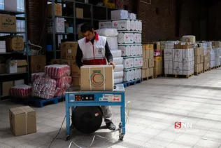 بارگیری محموله دارو و تجهیزات جهت ارائه خدمات درمانی به زائرین حج ۹۸