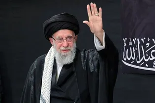 قیام محرم ۱۴۰۵ ملت ایران در شعر افشین علا؛ «برخاسته این قوم به هر کوی و خیابان»