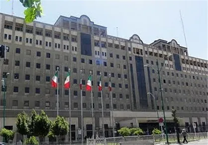 خلیل آبادی به دیوار کشی نمای ساختمان قدیمی مجلس تذکر داد