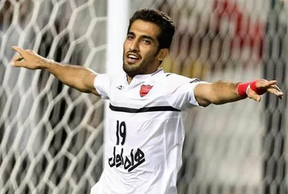 هافبک ملی پوش در پرسپولیس ماندنی شد