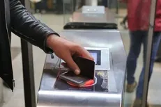 دستگیری فروشندگان غیرقانونی بلیت یکساله مترو در تهران