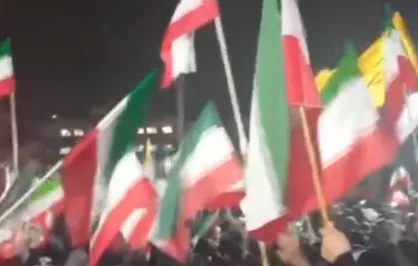 طنین انداز شدن سرود پر افتخار جمهوری اسلامی ایران در سی و یکمین شب تجمع مردم انقلابی اسلامشهر همزمان با روز جمهوری اسلامی