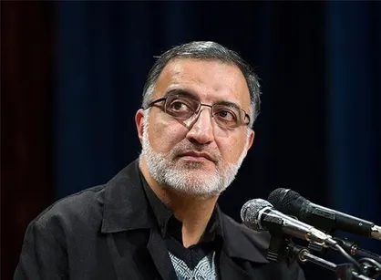حل مشکلات کشور در گرو اجرای قانون اساسی است