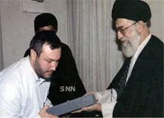 عکس شهید عماد مغنیه در کنار رهبر انقلاب