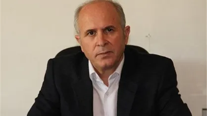 موتمنی: با این روال قیمت خودروسازان در دراز مدت ورشکسته خواهند شد