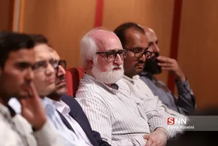 جواد محقق در مراسم رونمایی از کتاب همسایه سدر و همسفر رود