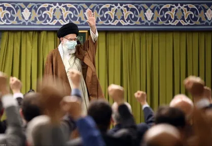 مسئولان نظام و میهمانان کنفرانس وحدت اسلامی با رهبر انقلاب دیدار کردند