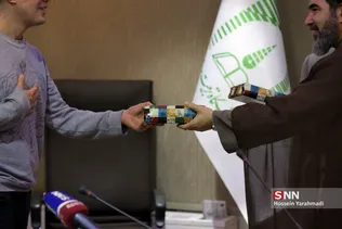 مراسم تشرف به اسلام دو دانشجو روسی