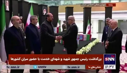 رئیس مجلس الجزایر و هیات همراه به پیکر رئیس&zwnj;جمهور شهید و دیگر شهدای خدمت ادای احترام کردند