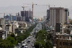 طرح جدید پیرامونی حرم برای روز‌های شلوغ چه برنامه‌ای دارد؟ / ۵۰ درصد اقامتگاه‌ها در اختیار زائران اقشار متوسط و پایین‌تر