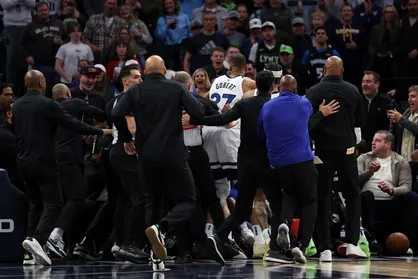 زدوخورد در NBA؛ هفت نفر اخراج شدند!+ فیلم