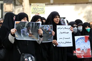 تجمع دانشجویان و طلاب در مقابل سفارت هندوستان