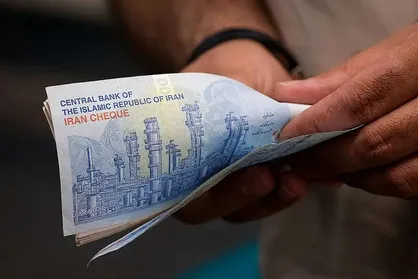 واریز حقوق تیرماه بازنشستگان تامین اجتماعی / وضعیت پرداخت معوقات به کجا رسید؟ / دریافت فیش حقوقی از این تاریخ