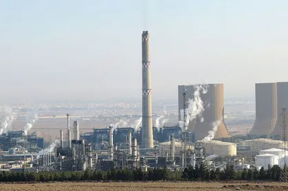 ادامه استفاده از مازوت در نیروگاه شهید منتظری اصفهان و تأثیر آن بر کیفیت هوا
