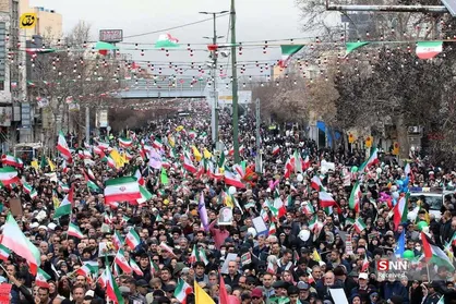 طوفان مردمان خطه کویر در جشن سالگرد پیروزی انقلاب / بهمن در خراسان جنوبی دوباره تماشایی شد+فیلم