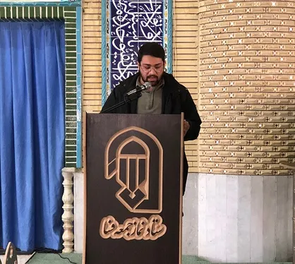 نماینده مجلس باید طرفدار ضعفا و قشر ضعیف جامعه باشد