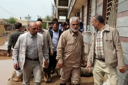 طهرانچی از مناطق سیل زده خوزستان بازدید کرد/ اعزام ۴ آمبولانس دانشگاه آزاد به مناطق سیل&zwnj;زده استان