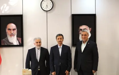 نشست هم&zwnj;اندیشی روسای سازمان زندان&zwnj;ها، بنیاد مستعضعفان و مدیرعامل بنیاد تعاون