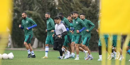استقلالی&zwnj;ها آماده مصاف با فولاد